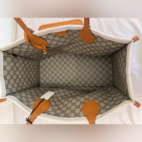 GUCCI LARGE TOTE BAG WITH GUCCI PRINT - Picture 6 of 12